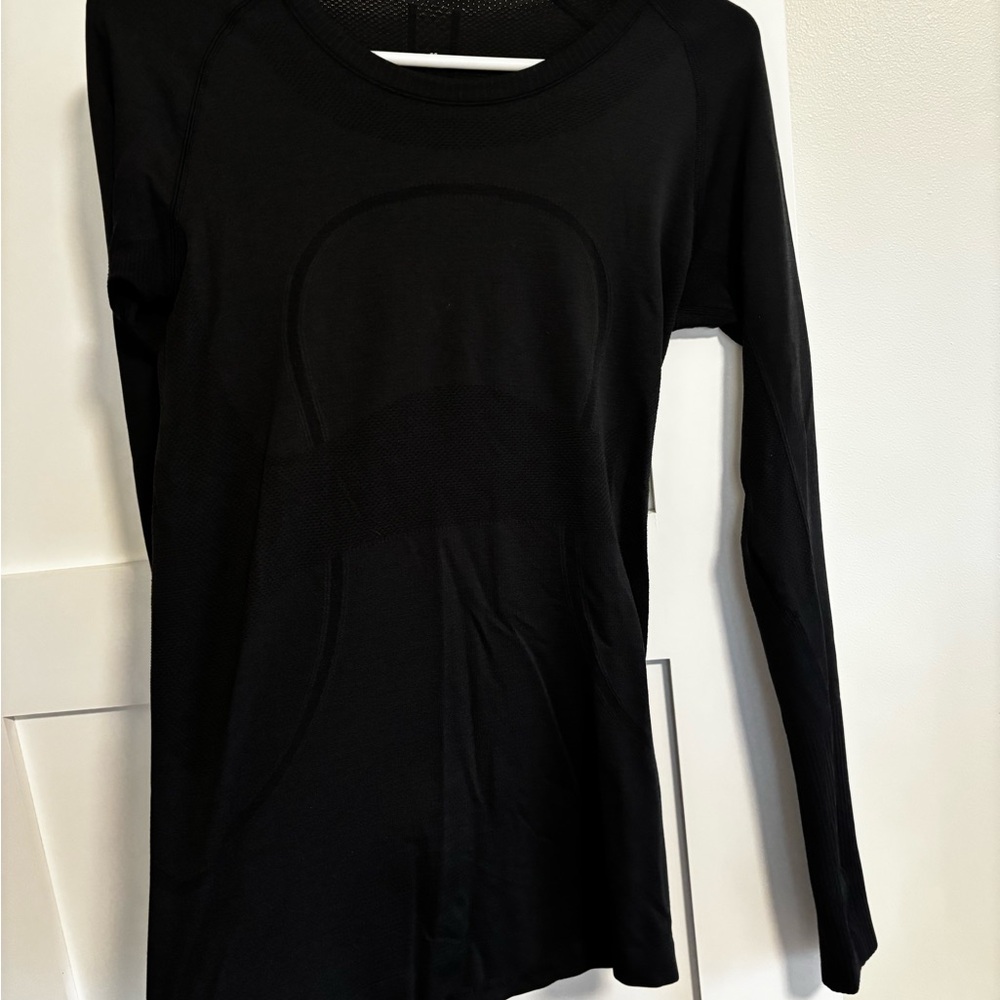 Lululemon black long sleeve